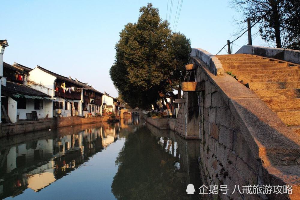 《青春芒果夜》众多女艺人争奇斗艳，你最喜欢谁的造型？游戏画面